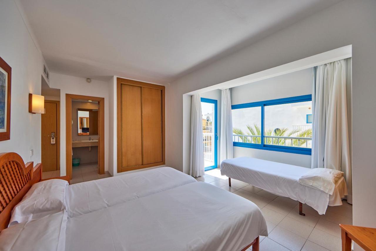 Chambre Triple (2 Adultes & 1 Enfant)